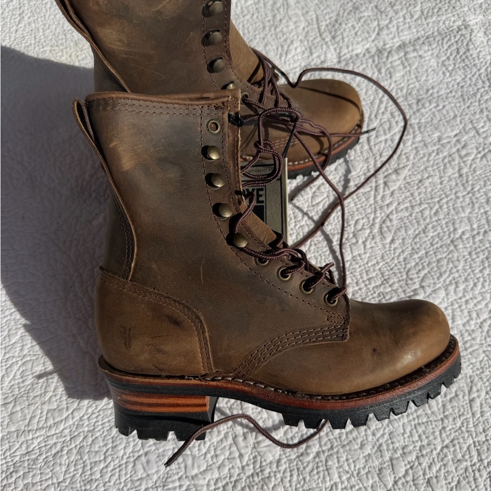 Frye Logger Sz 8
